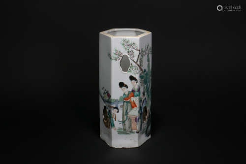 A Chinese Porcelain Hat Stand