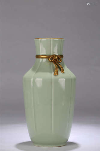 A Chinese Celadon Porcelain Case