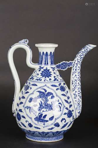 A Chinese Blue and White Porcelain Wine Pot