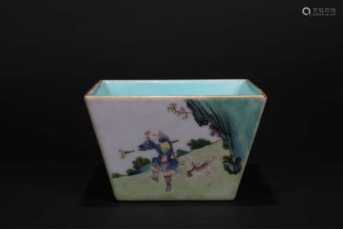 A Chinese Porcelain Water Pot