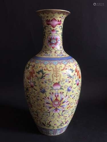 Chinese Fmaille Rose Vase