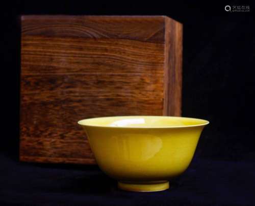 Jiajing Mark, Small Chinese Yellow Glaze Bowl