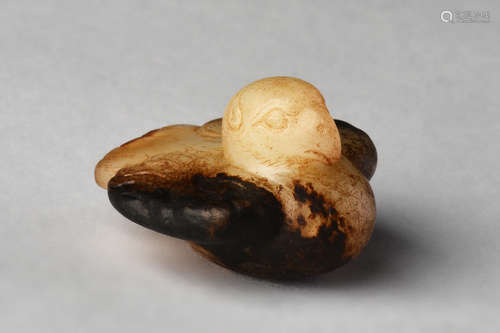 ARCHAIC JADE CARVED 'BIRD' FIGURE