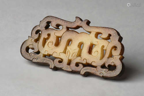 ARCHAIC JADE PIERCE CARVED PENDANT