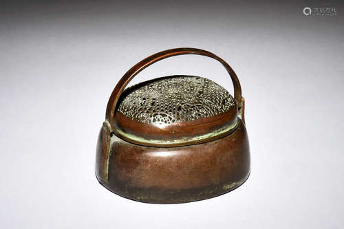 ZHANG MINGQI: BRONZE HAND WARMER