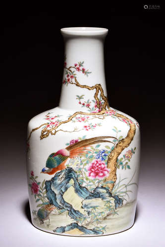 FAMILLE ROSE 'FLOWERS AND BIRDS' VASE