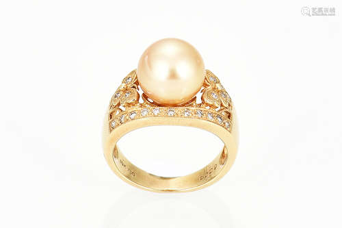 18K YG SOUTHERN SEA GOLDEN PEARL AND DIAMOND RING