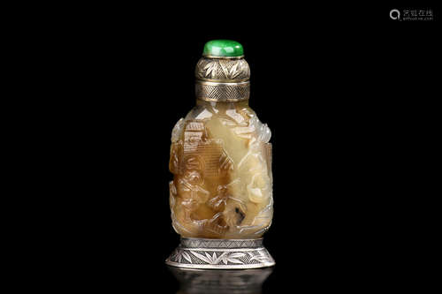 AGATE CARVED SNUFF BOTTLE