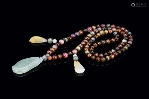 TOURMALINE NECKLACE WITH JADE PENDANTS