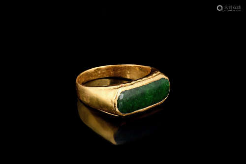 24K YELLOW GOLD JADEITE RING