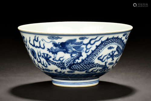 BLUE AND WHITE 'DRAGON' BOWL