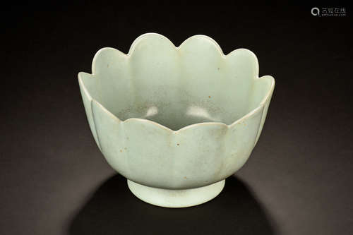 RU WARE CELADON GLAZED FLORIFORM BOWL