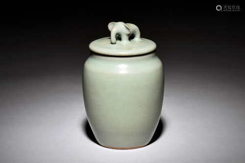 LONGQUAN WARE BOTTLE JAR WITH ELEPHANT FINIAL