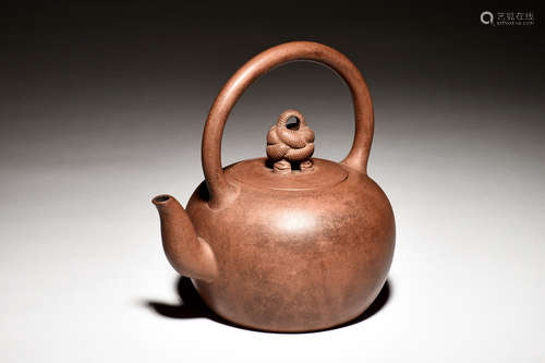 YIXING ZISHA STONEWARE ROUND TEAPOT