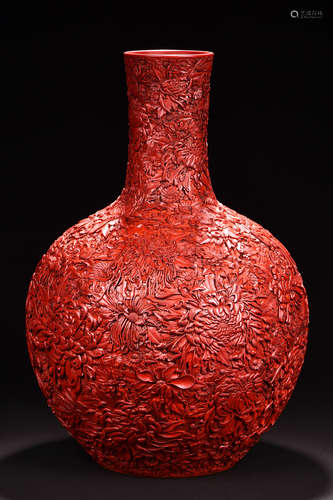 RARE CARVED PORCELAIN 'CINNABAR LACQUER CHRYSANTHEMUM' VASE