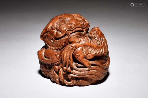 BAMBOO CARVED 'MYTHICAL LIONS' FIGURE