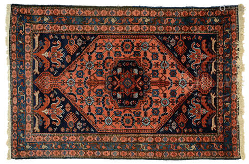 HAMADAN ORIENTAL RUG, NORTHWEST PERSIA.