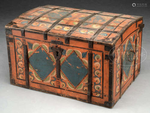 EARLY 19TH CENTURY PAINT DECORATED STORAGE CHEST.