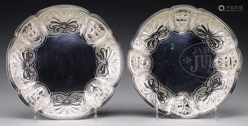 PAIR OF SCOTTISH REPOUSSE SILVER BOWLS, EDINBURGH, 1842-3 BY MACKAY & CHISHOLM.