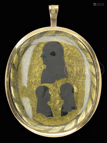 NINETEENTH CENTURY 18K YELLOW GOLD SILHOUETTE LOCKET.