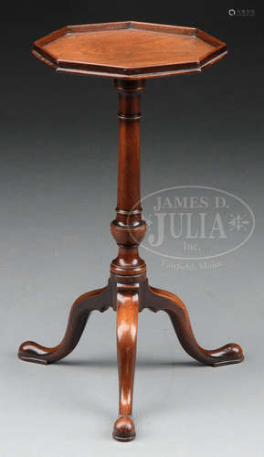 GOOD GEORGE II MAHOGANY TRAY TOP KETTLE STAND.