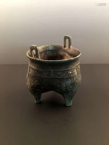 Fine Chinese Bronze Ding Vassel