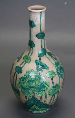Chinese famille verte porcelain pear shaped vase