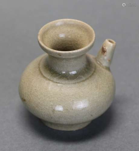 Chinese porcelain wine vessel, Qing dynasty