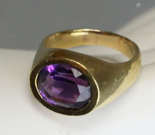 18kt gold ring w/ amethyst stone