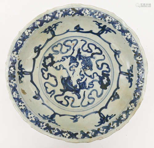 Chinese Ming Swatow Foo Lion Charger