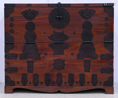 Korean Bandaji Chest with Butterfly Hardware