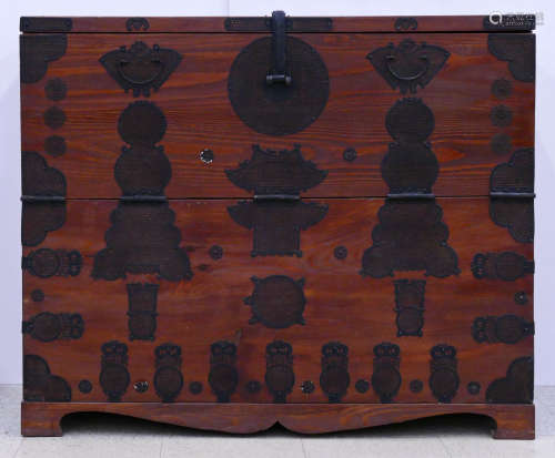 Korean Bandaji Chest with Butterfly Hardware
