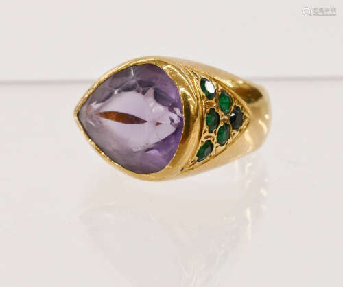 Lady's 18k Amethyst & Emerald Ring