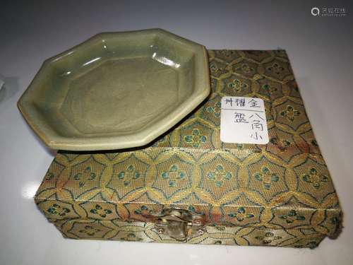 Antique Chinese Yao Zhou Yao Porcelain Hexagonal Dish