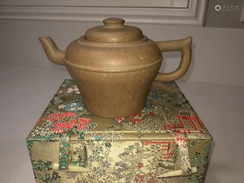 Antique Chinese Yixing Zisha Teapot You Quan Mark