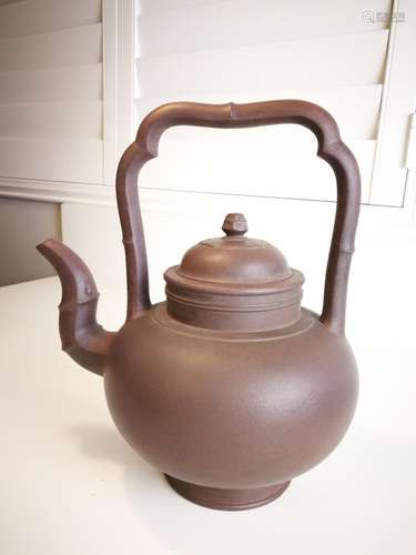 Large Antique Chinese Yixing Zisha teapot Artist Signed