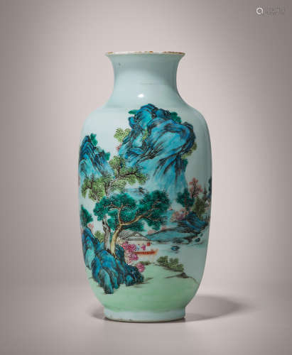 清十八世纪 粉彩山水人物纹灯笼瓶