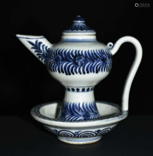 A BLUE AND WHITE WINE POT AND WARMER, XUEDE MARK
