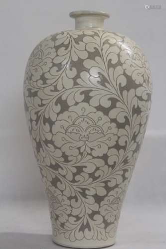 A CIZHOU CARVED MEIPING VASE