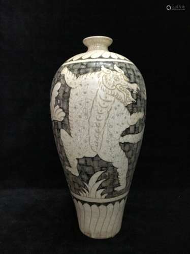 A CIZHOU CARVED MEIPING VASE