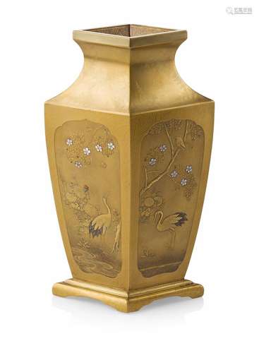 GOLD-LACQUER SHIBAYAMA-INLAID RHOMBOID VASE