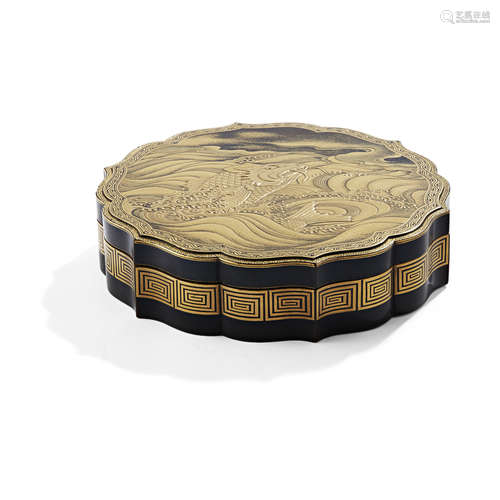 GOLD LACQUER BARBED-RIM TRINKET BOX, TEBAKO