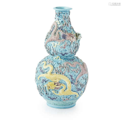 RELIEF-MOULDED 'DRAGONS' DOUBLE-GOURD VASE