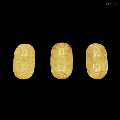 THREE COMMEMORATIVE GOLD COINS WITH VALUE OF ONE RYO, KOBAN