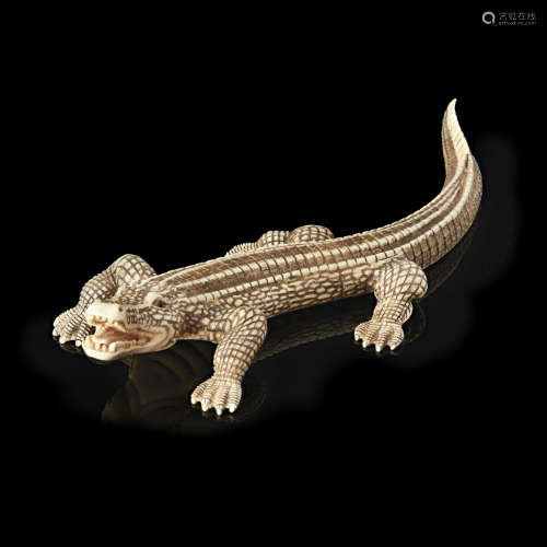 Y IVORY MODEL OF AN ALLIGATOR