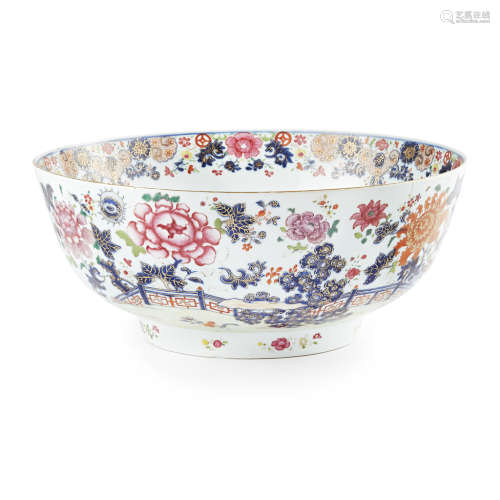 LARGE FAMILLE ROSE PUNCH BOWL