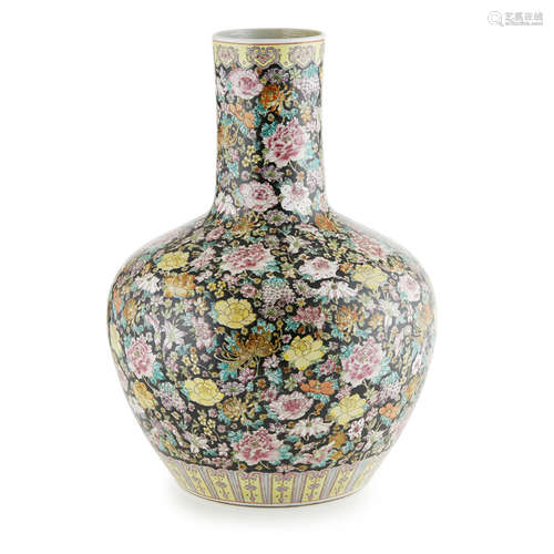 FAMILLE NOIRE 'MILLEFLEUR' BOTTLE VASE