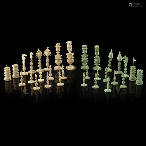 Y ANGELO-INDIAN GREEN AND WHITE IVORY CHESS SET VIZAGAPATAM
