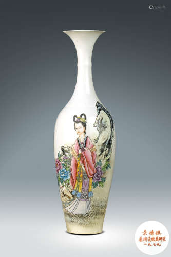 60年代  景德鎮藝術瓷廠製粉彩仕女紋薄胎瓶