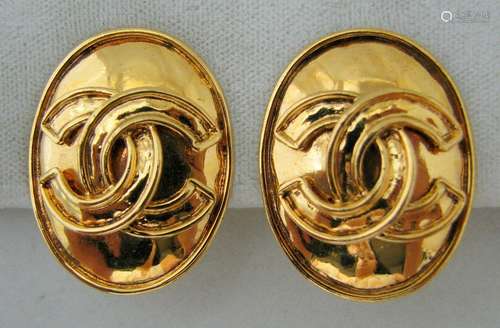 A Fine Large Chanel Earring With CC Logo